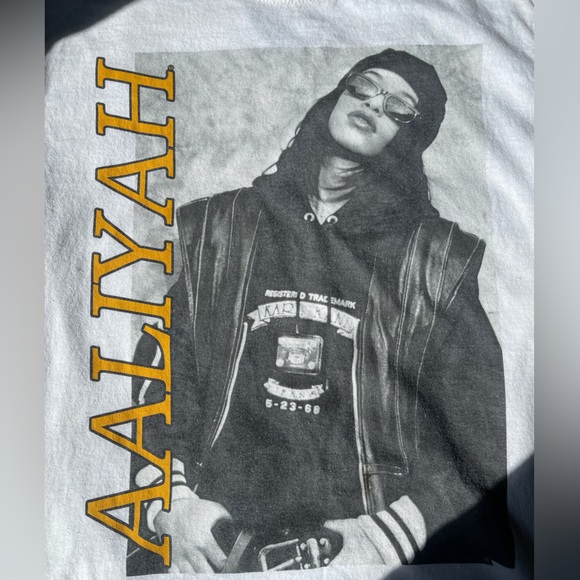 Urban Outfitters Aaliyah Vintage Tee - Picture 4 of 5